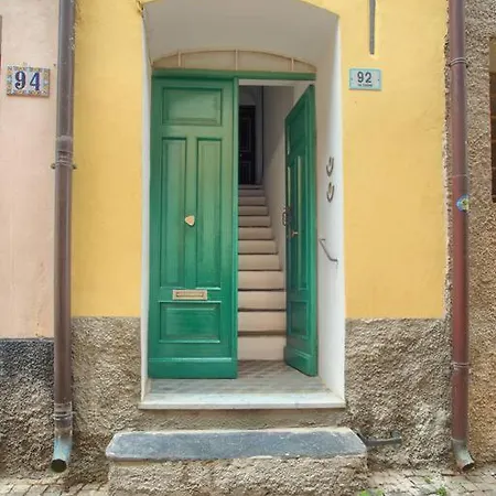 Tipica Casa In Borgo Antico Costa d'Oneglia
